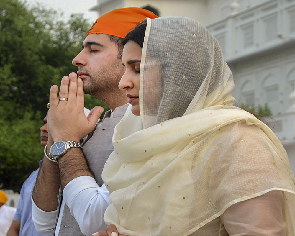 AAP MP Raghav Chadha, Parineeti Chopra offer prayers at Golden Temple