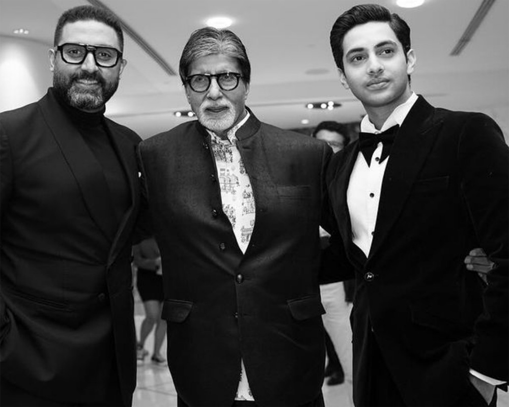 Amitabh Bachchan showers blessings on grandson Agastya ahead of 'The Archies' release