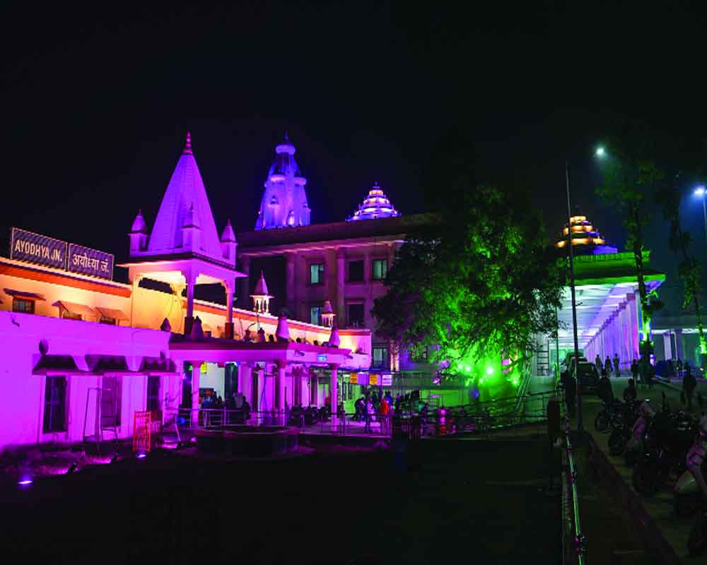 Ayodhya dressed to welcome Ram