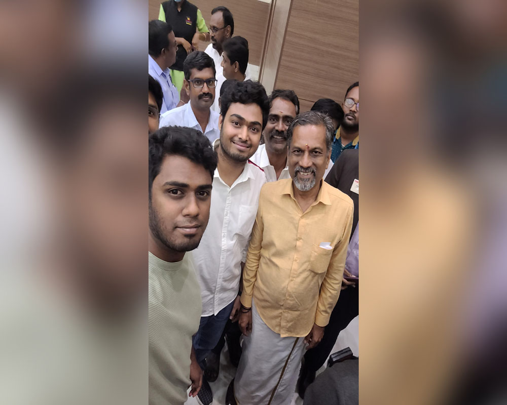 Balachandar Karthikeyan and Sridhar Vembu cross paths at Olirum Erode Foundation event