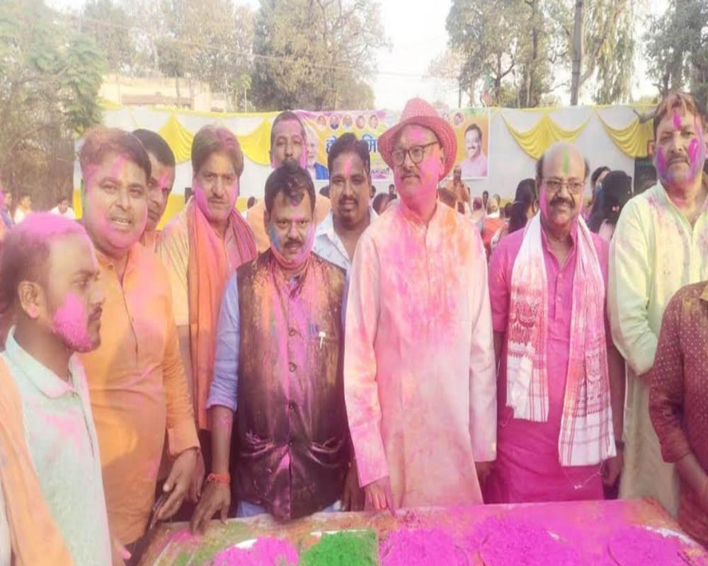 Bokaro MLA celebrates Holi with fervour