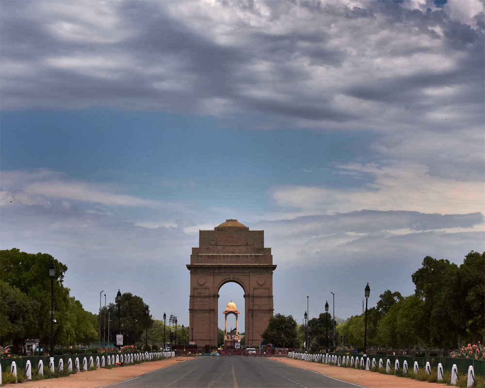 Clear, blue skies Delhi, air quality improves further