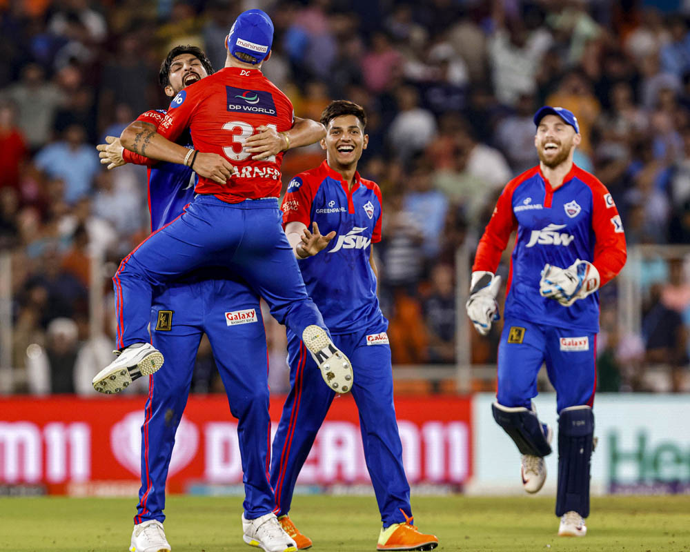 Delhi Capitals stay alive in IPL with tense 5-run win over Gujarat Titans