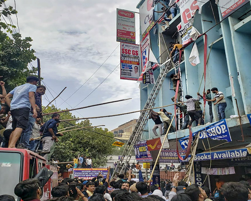 Fire at coaching institute in Delhi's Mukherjee Nagar, students climb down building using ropes