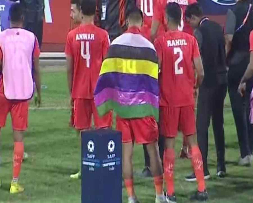 Indian footballer Jeakson Singh creates flutter by wrapping himself in Meitei flag after SAFF final