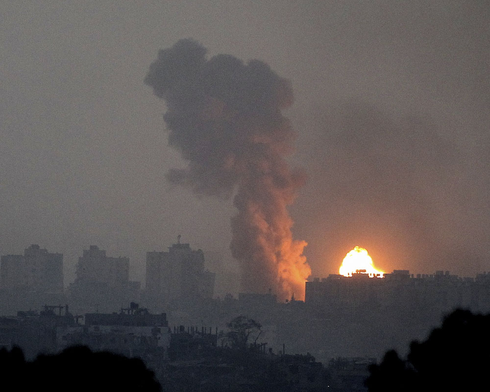 Israel pushes deeper into Gaza and frees Hamas captive; Netanyahu rejects calls for cease-fire