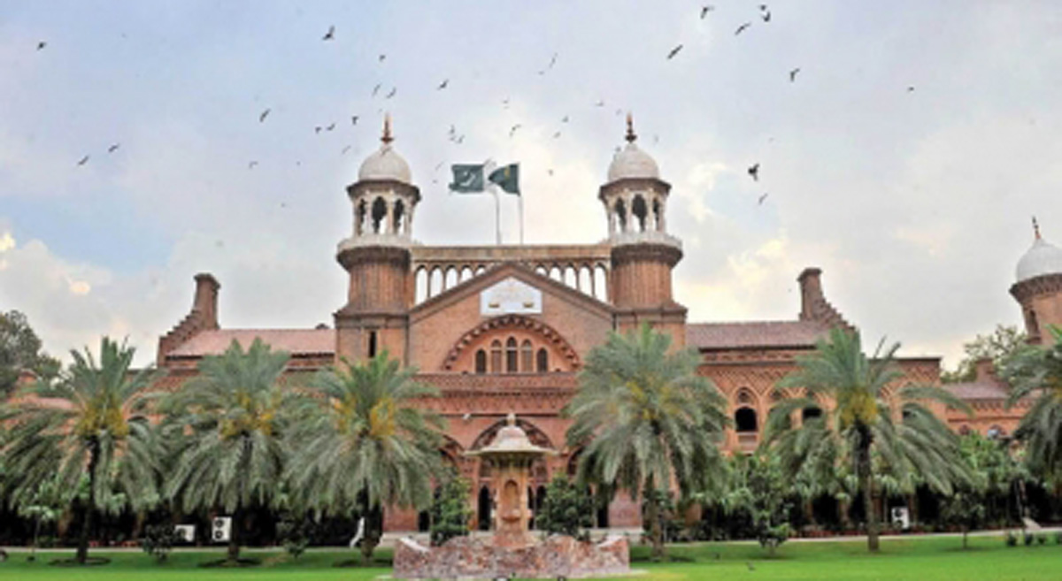 Lahore HC stalls order to hand over 45,000 acres of land to Pak Army