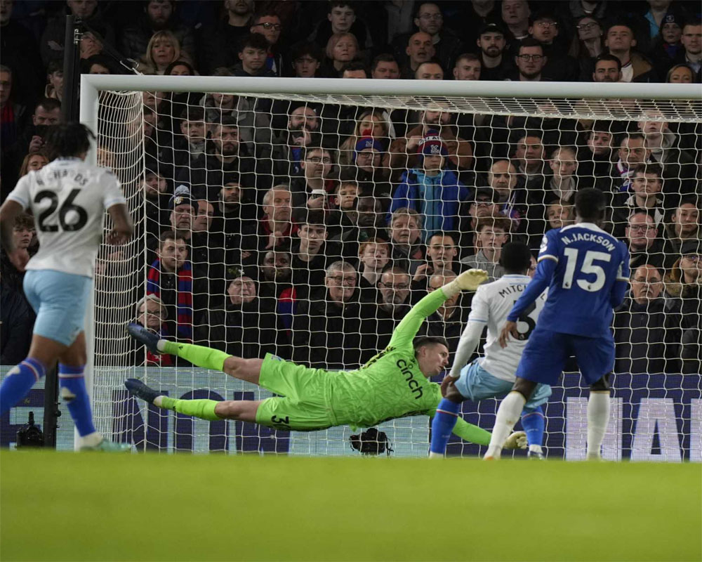 Madueke's late penalty hands Chelsea 2-1 win over Crystal Palace for a rare home victory