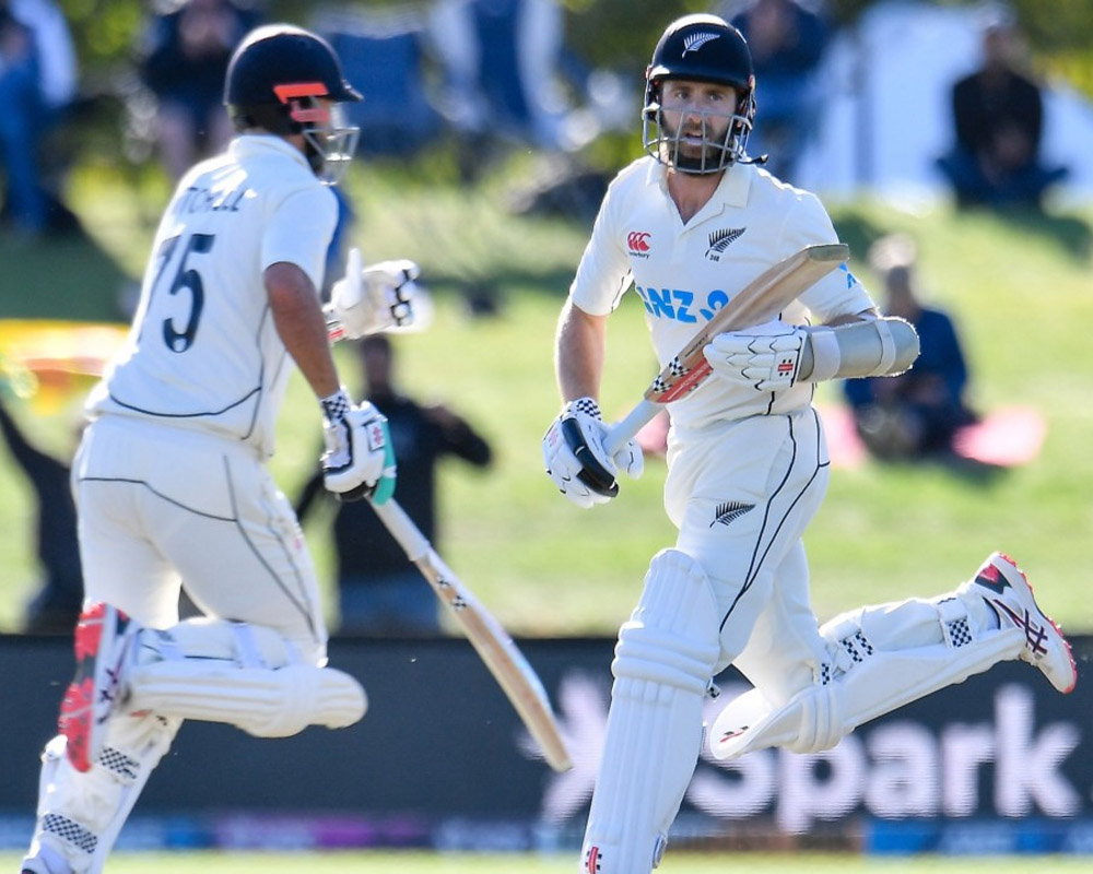 NZ beats Sri Lanka by 2 wickets on last ball of first Test