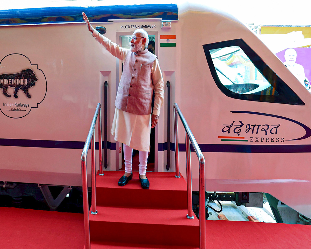 PM Modi flags off Chennai-Coimbatore Vande Bharat Express in TN