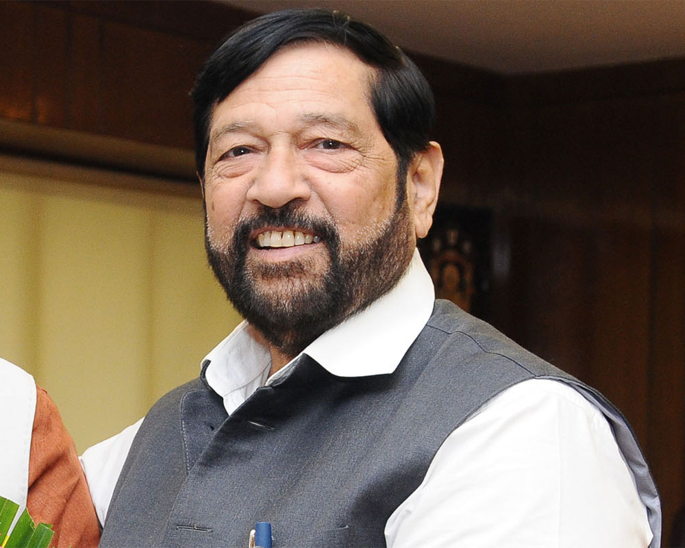 Pune MP Girish Bapat passes away