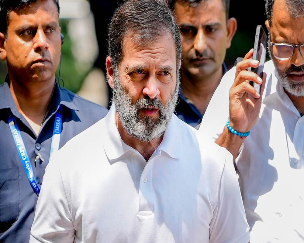 Rahul Gandhi's convoy stopped by police at Bishnupur