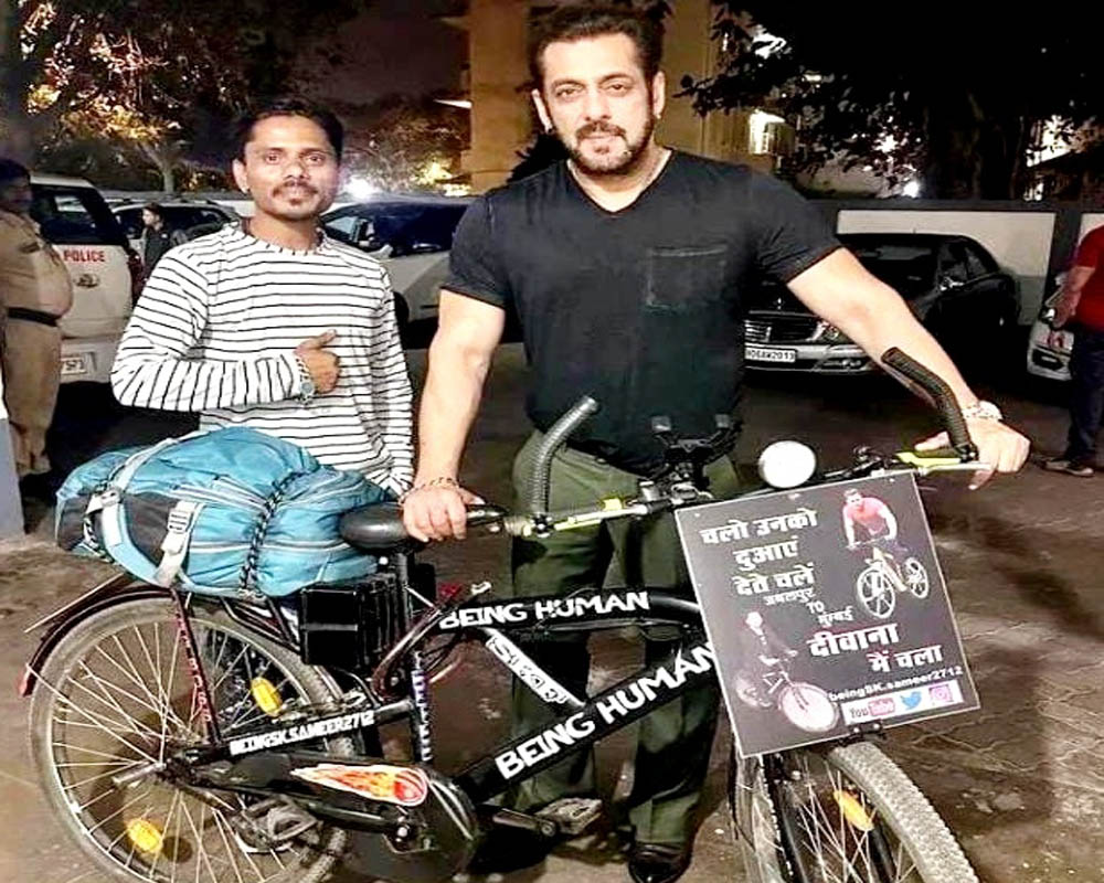 Salman Khan's fan travels 1100 km to wish him on his birthday