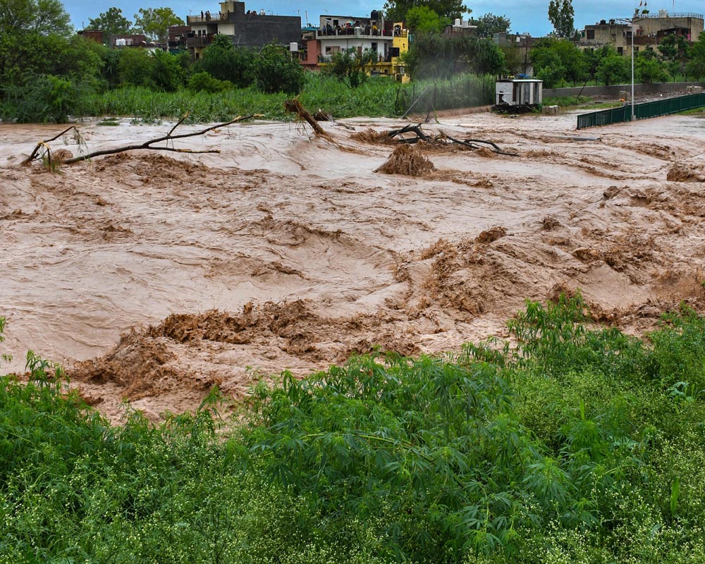 Uttarakhand: Bridge washed away due to flood in Jummagad river, contact lost with several border villages