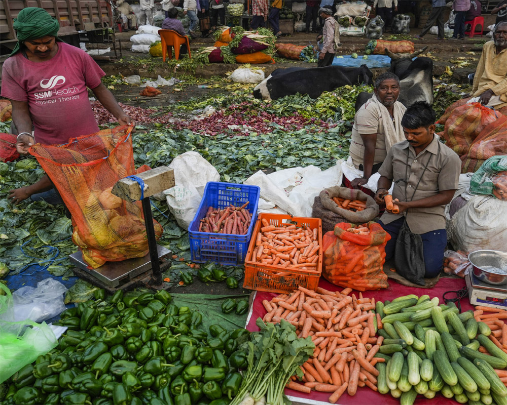 Wholesale inflation at (-) 0.52 pc in Oct; in negative territory for 7th month