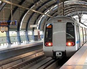 2 sealed bottles of alcohol per person now allowed in Delhi Metro