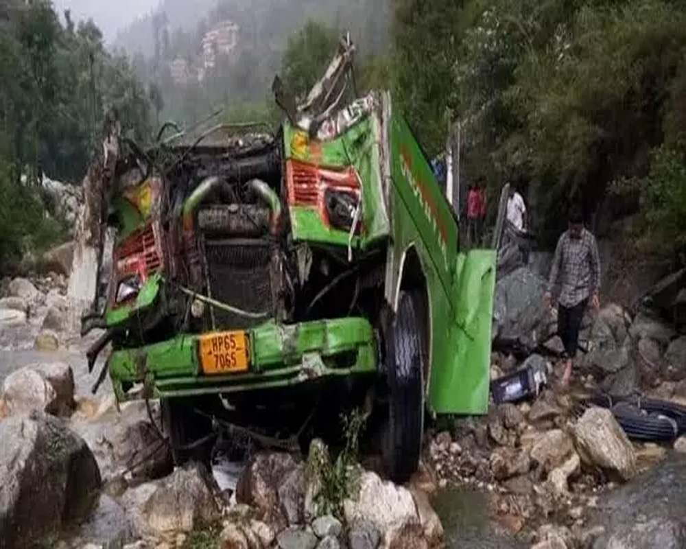 3 killed, 15 injured as bus falls into gorge in Himachal's Kullu