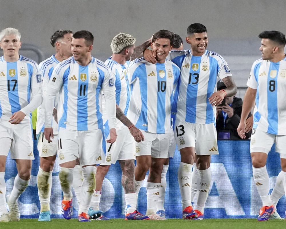 Argentina minus Messi beats Chile to lead South American World Cup qualifying