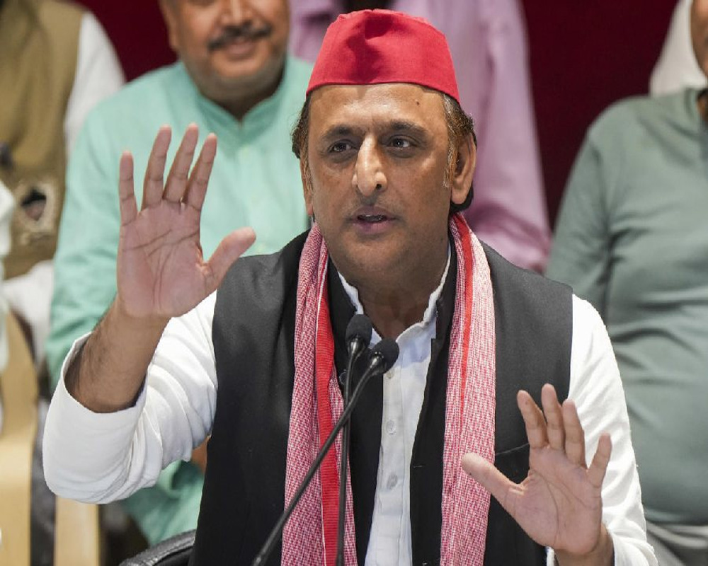 Clothes alone don't make one Yogi: Akhilesh Yadav