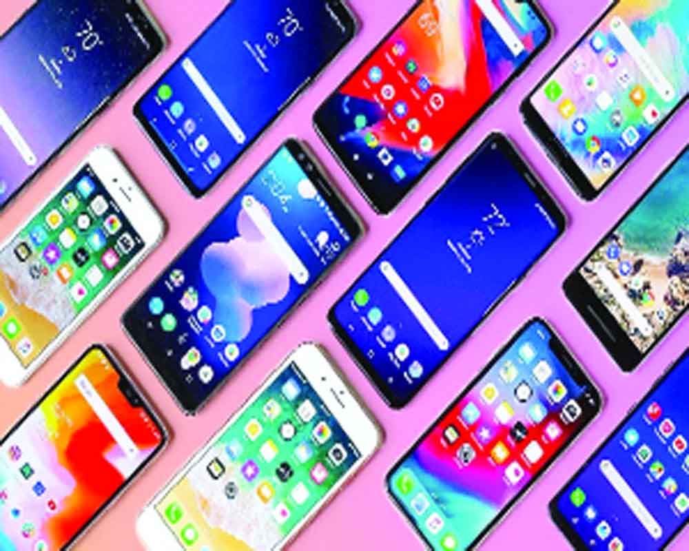 Cut import duty on smartphone components in Budget, Govt told