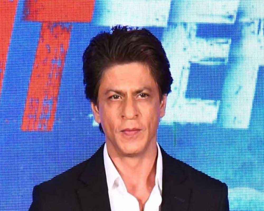 Death threat to Shah Rukh Khan: Mumbai police arrest lawyer from Raipur