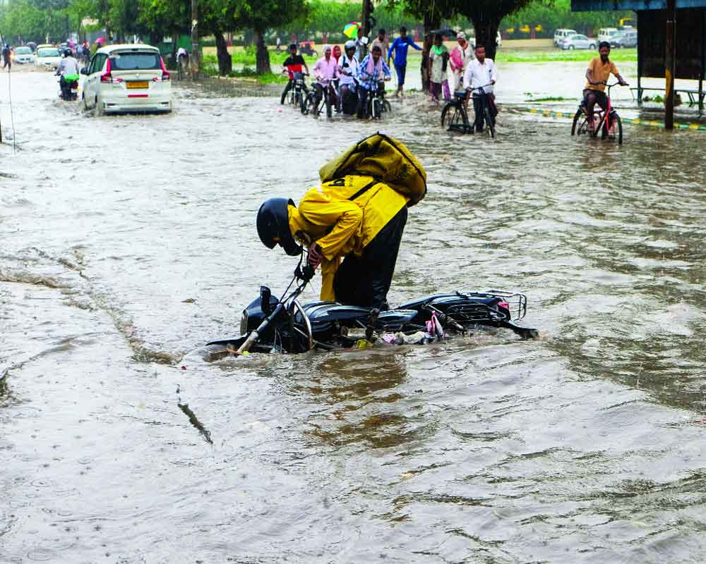 Delhi becomes Dwarka, the Sunken Capital