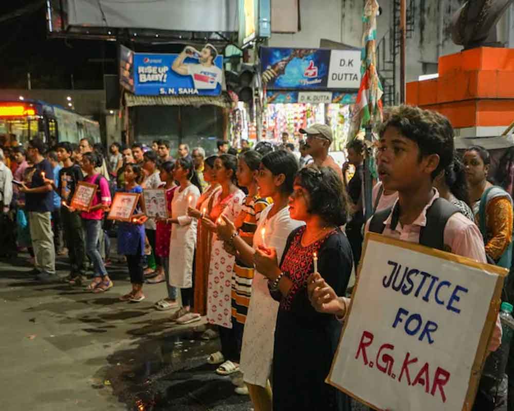 Doctors take out protest march demanding justice for RG Kar victim