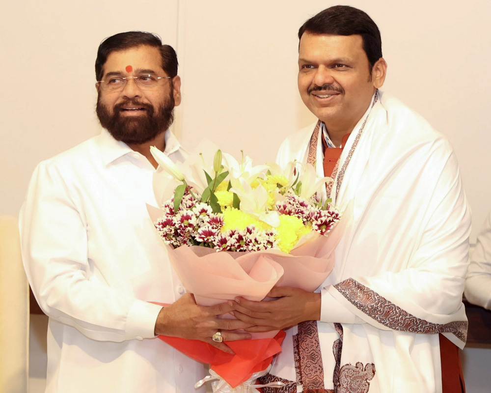 Eknath Shinde relents, to take oath as Maharashtra deputy Chief Minister