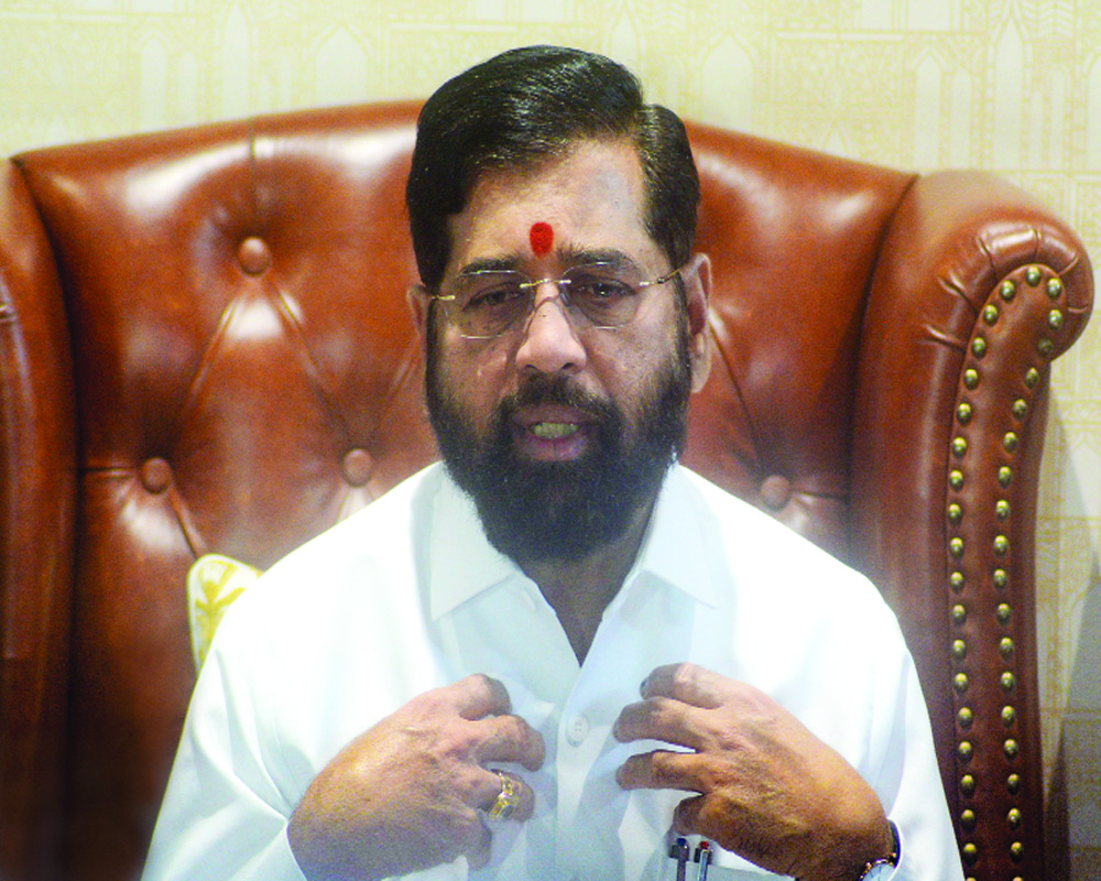 Eknath Shinde surrenders to BJP