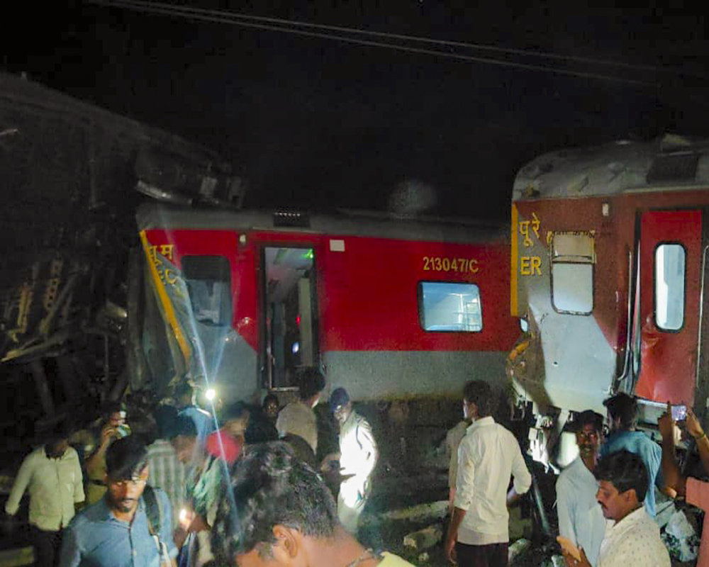 Express train rams into stationary train in Tamil Nadu