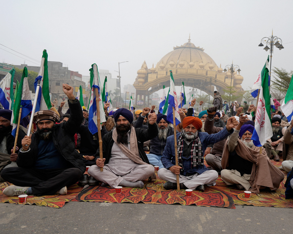 Farmers' Punjab bandh cripples commuter traffic; rail, bus service suspended