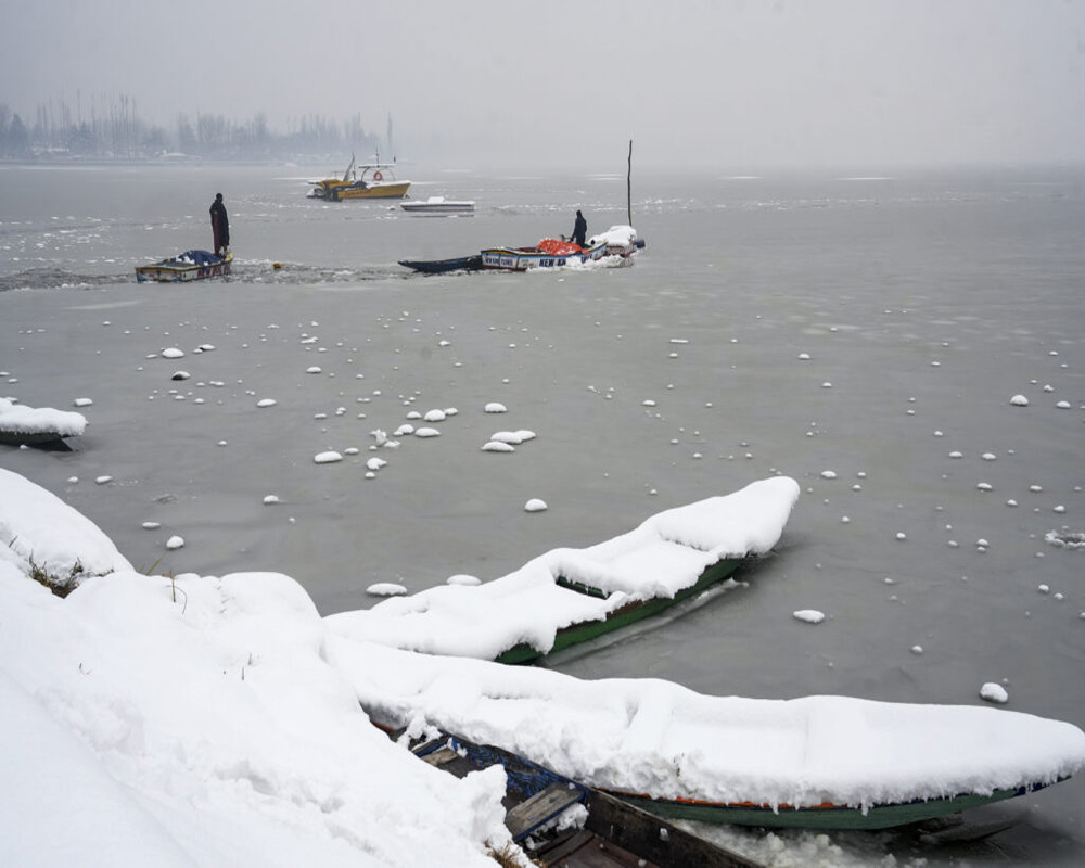 Flight services resume at Srinagar airport following season's 1st major snowfall