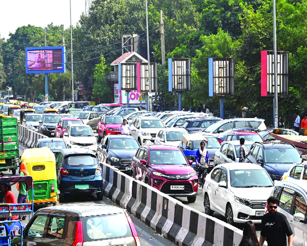 Fumes, crowds, blaring horns, Diwali shopping is now a challenge