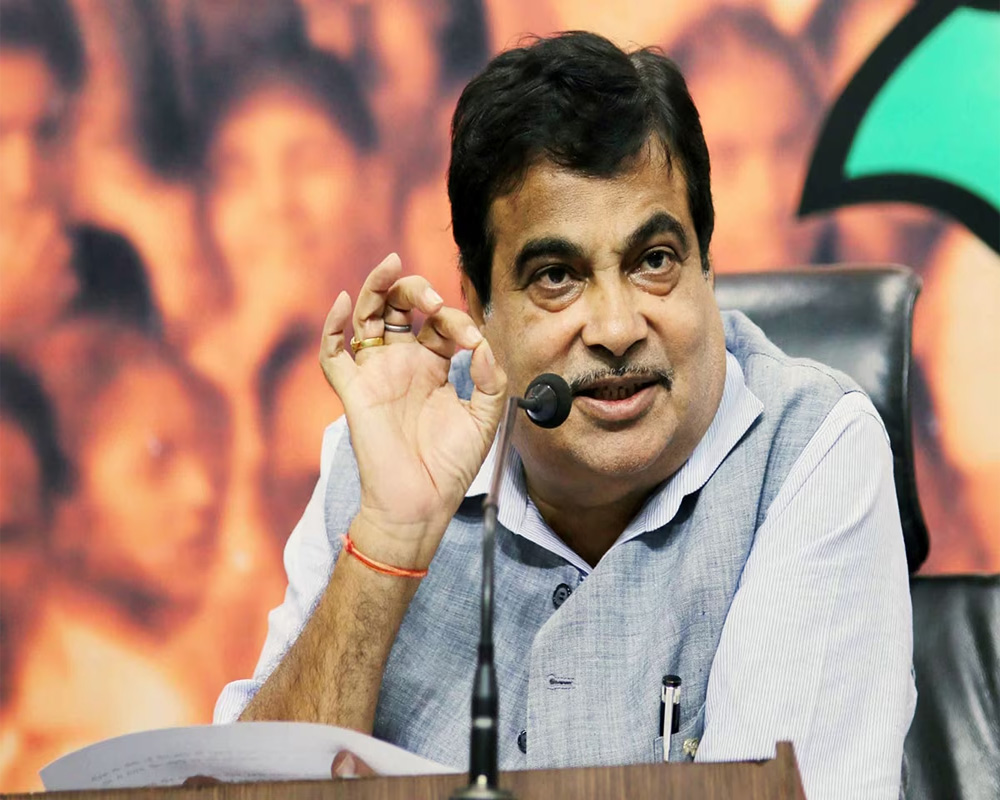 Gadkari visits Andamans to review highway projects