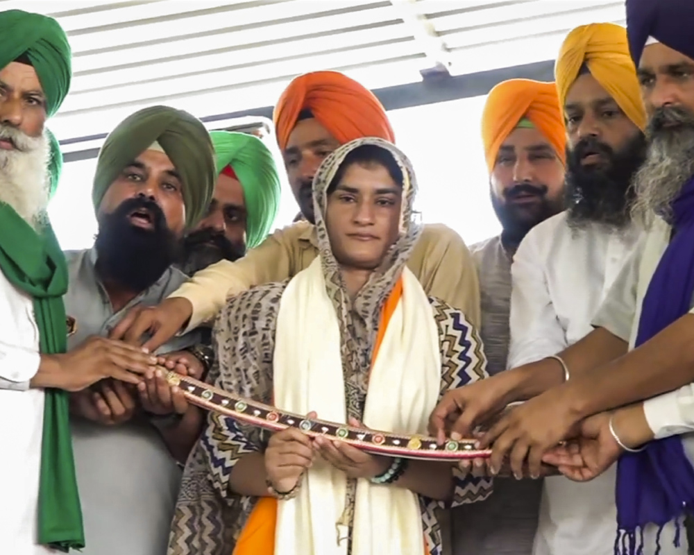 Govt should listen to protesting farmers, address their issues: Phogat at 'kisan mahapanchayat'