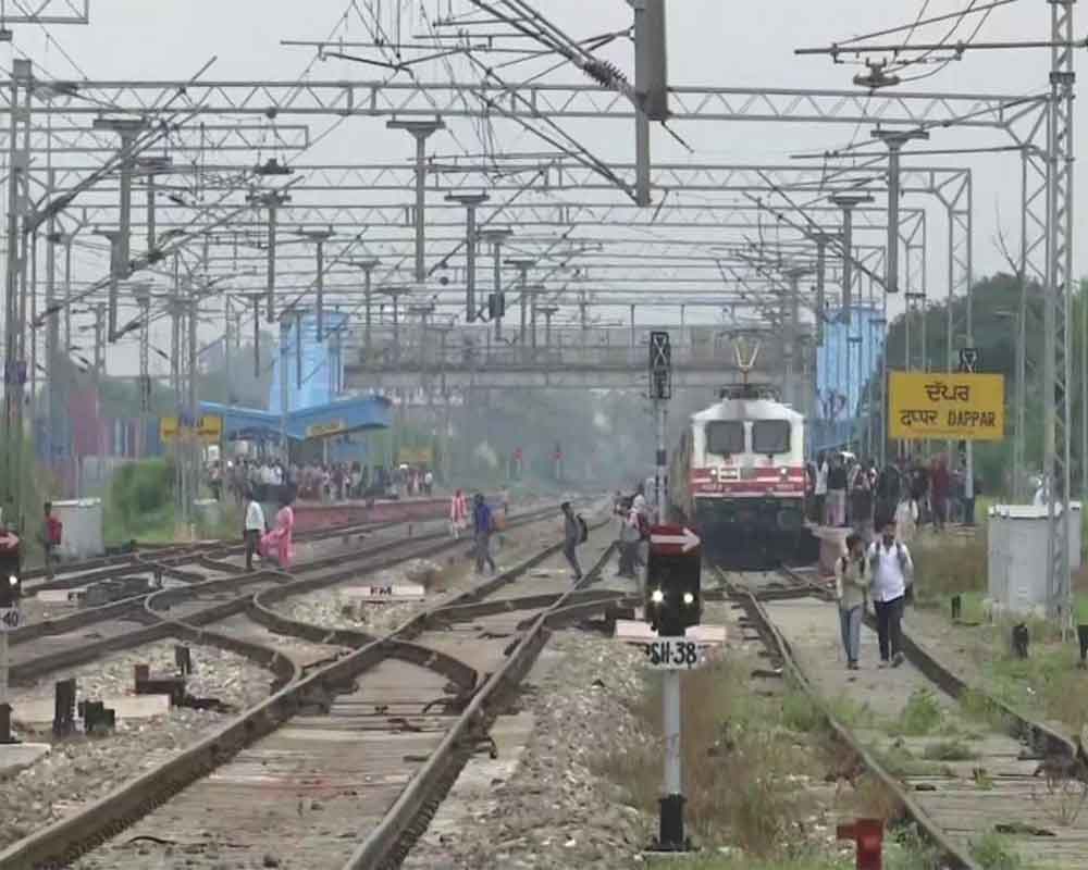 Gujarat: WR cancels 13 trains for two days for construction of truss bridge in Kheda