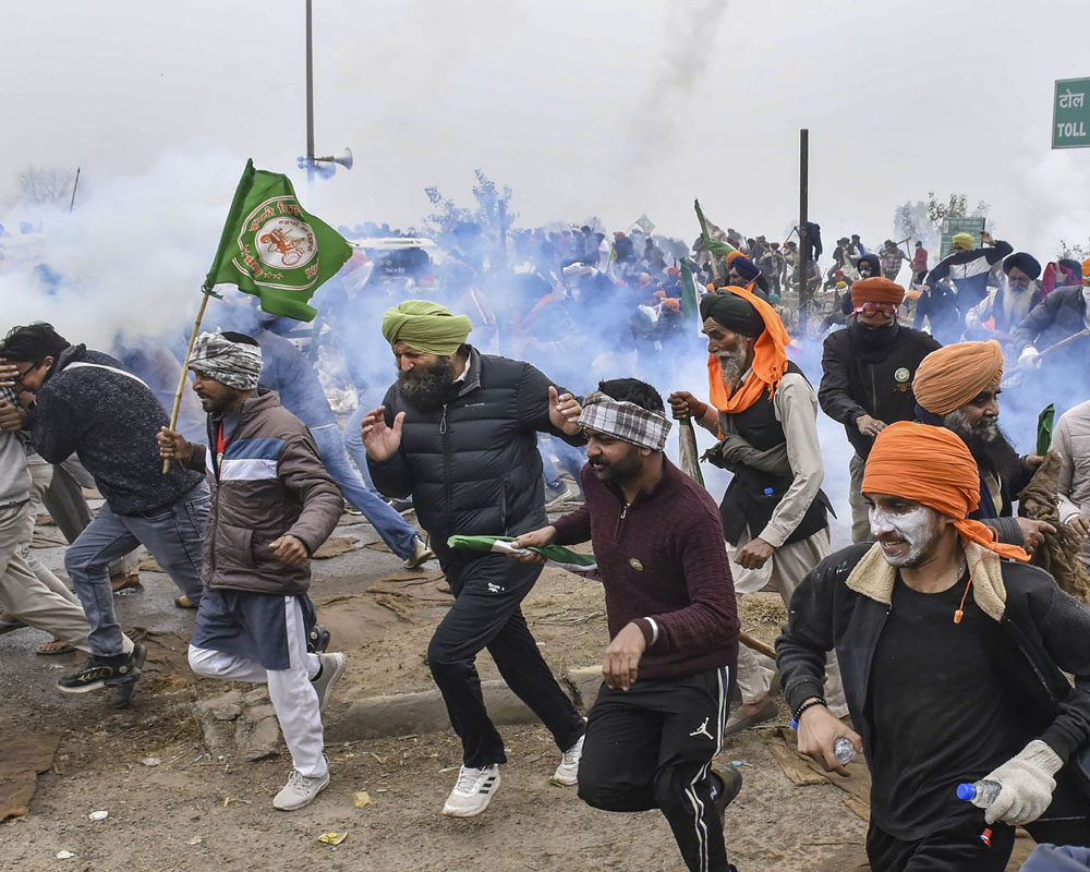 Farmers' protest: Tear gas shells fired at Shambhu, Khanauri border points to disperse protesters