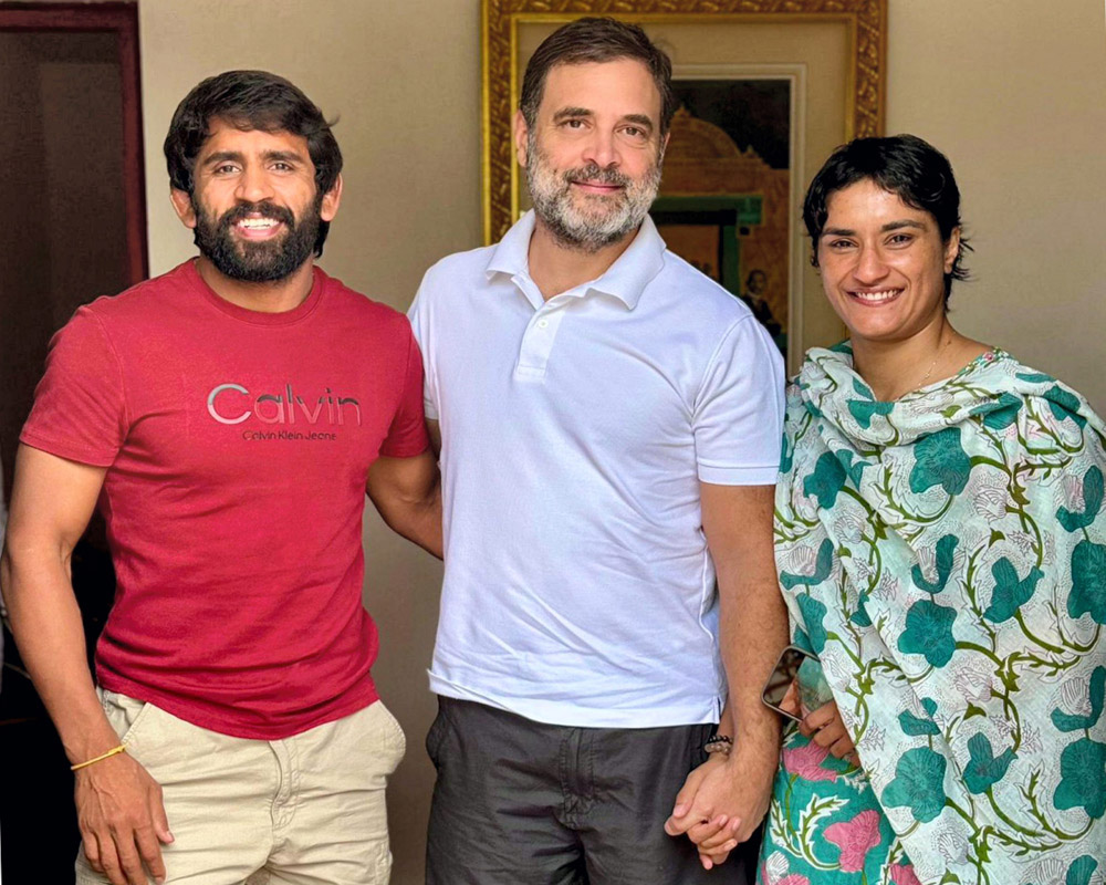 Haryana polls: Phogat, Punia set to join Congress