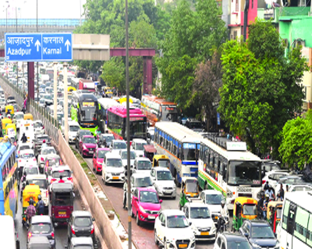 Historic  Kashmere Gate is now a traffic battlefield