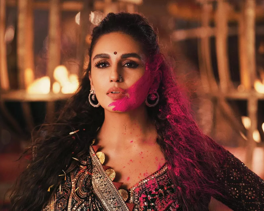 Huma Qureshi wraps shooting of new film 'Gulabi'