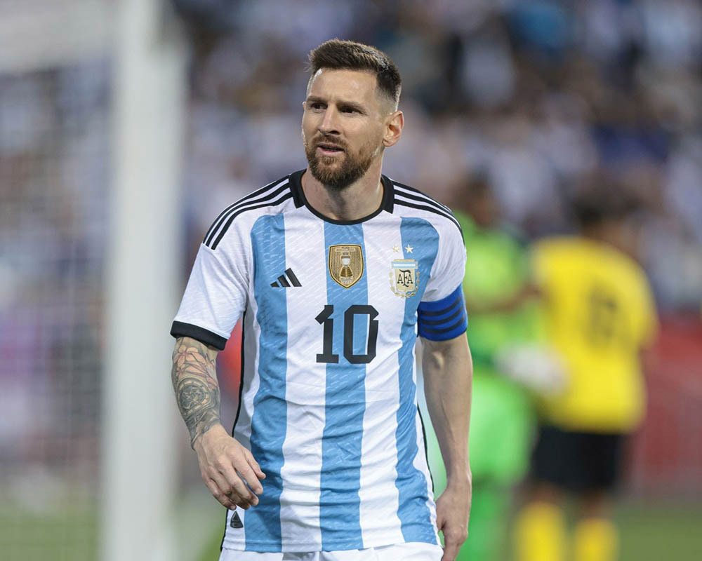 Injured Messi out of Argentina's squad for World Cup qualifiers against Chile and Colombia