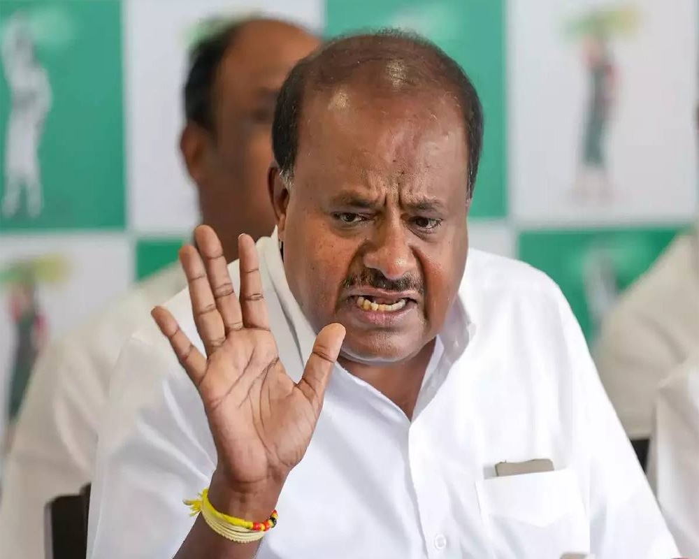 Karnataka Forest Minister Khandre trespassed on HMT land, alleges Union Minister Kumaraswamy