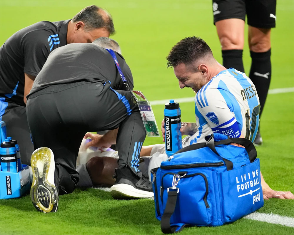Lionel Messi exits Copa America final with apparent leg injury, ankle swollen