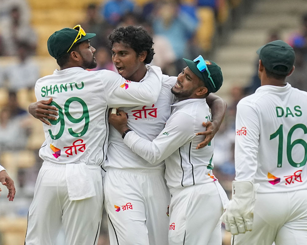 Mahmud's three-wicket haul restricts India to 88/3 at lunch on Day 1