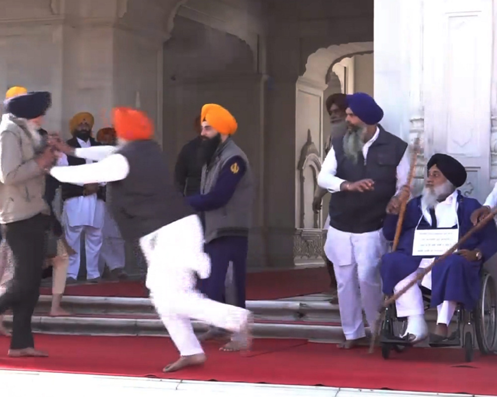 Former terrorist tries to shoot SAD leader Sukhbir Badal outside Golden Temple, arrested