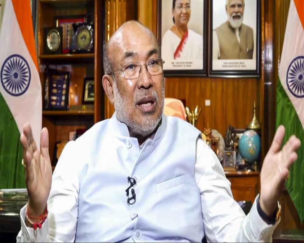 Manipur CM submits memorandum to governor