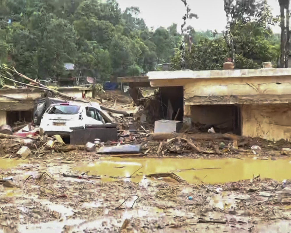 Massive landslides turn Mundakkai junction, Chooralmala into ghost towns