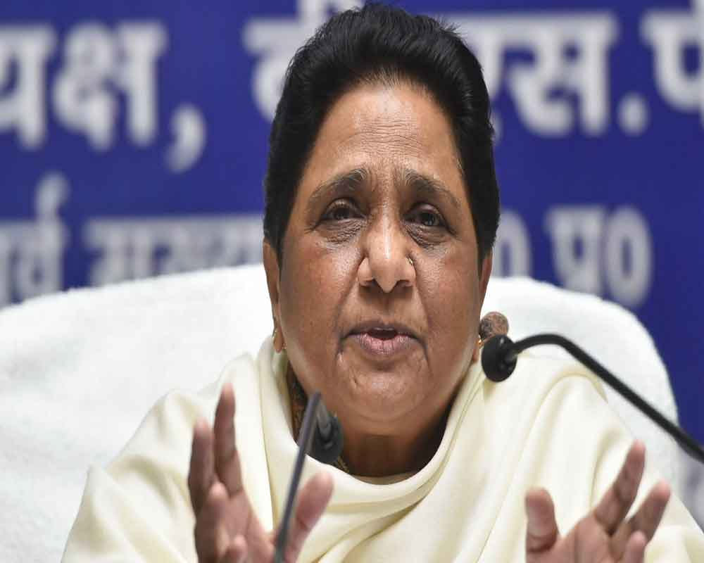 Mayawati recalls 1995 guest house incident to slam SP, Congress