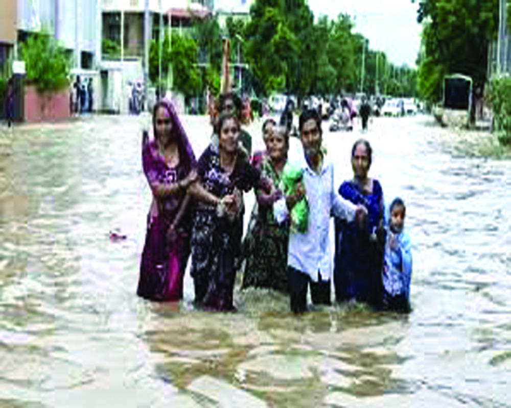 Mitigating heatwaves and floods in rural India