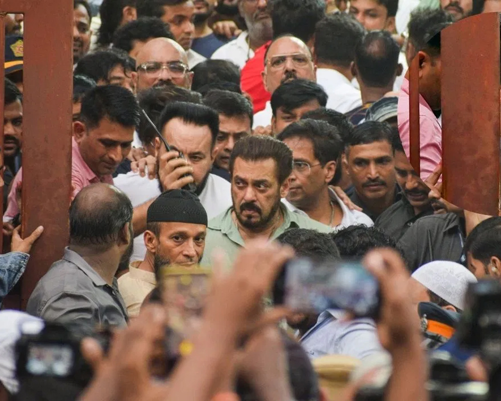 Mumbai traffic police receive threat message demanding Rs 5 crore from Salman Khan